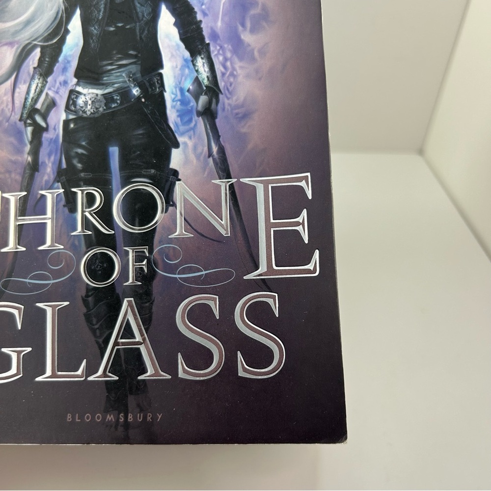 Throne of Glass by Sarah J. Maas - Picture 13 of 14